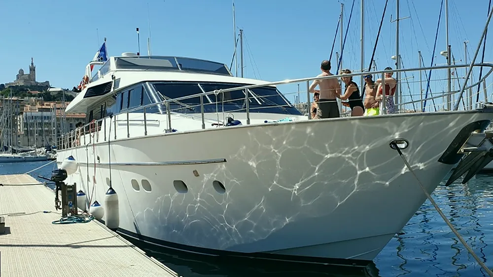 Equipo de Alquiler Barcos ayudando a organizar un alquiler de barco en Sant Antoni de Portmany